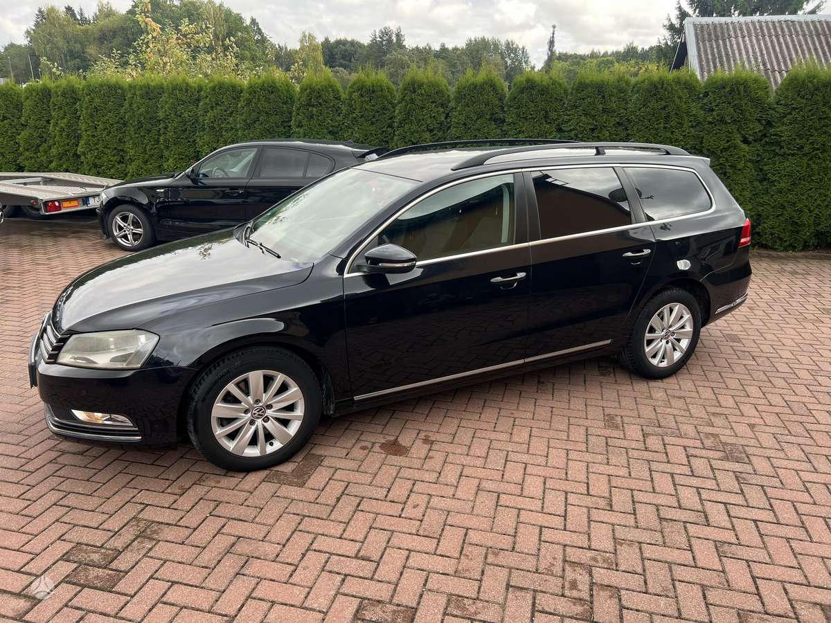 Volkswagen Passat - 1