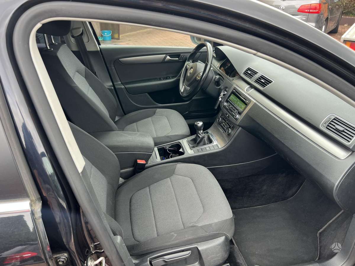 Volkswagen Passat - 10