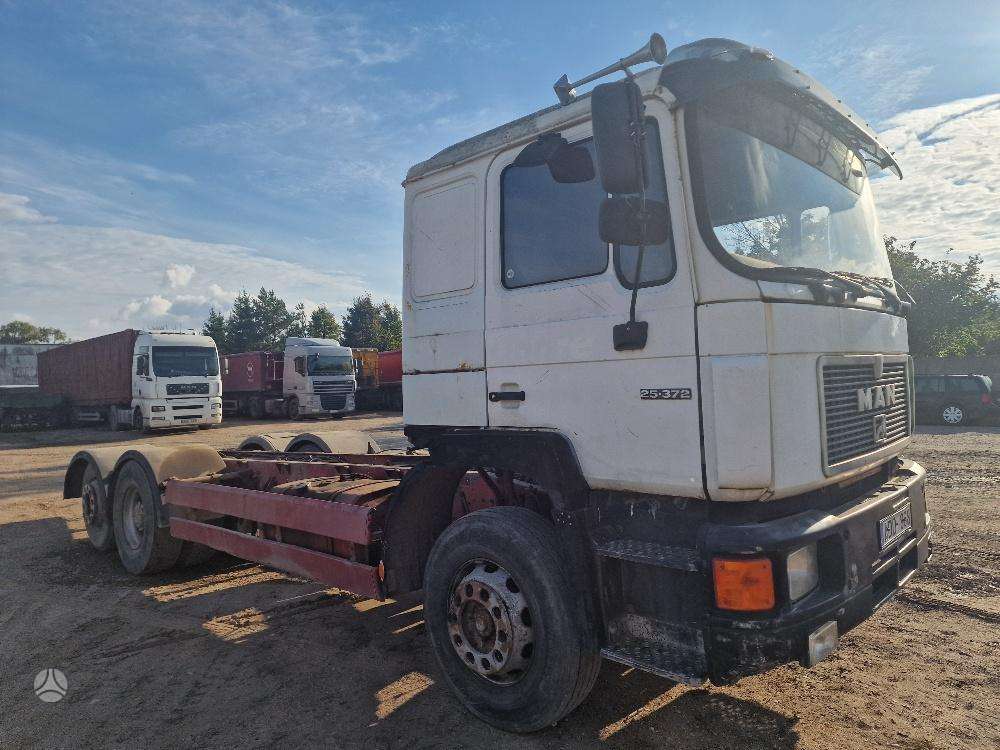 MAN 25.372, шасси