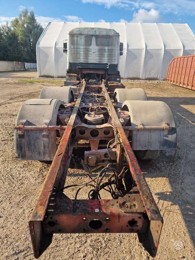 MAN 25.372, шасси