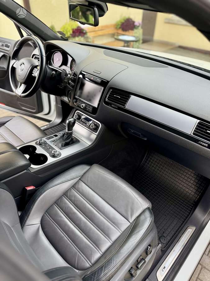 Volkswagen Touareg - 9