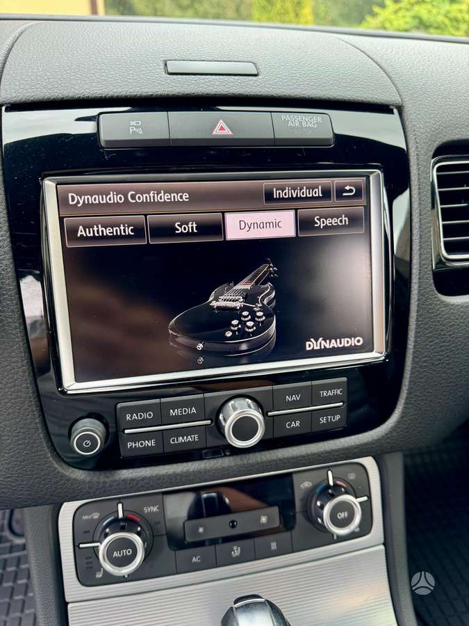 Volkswagen Touareg - 11