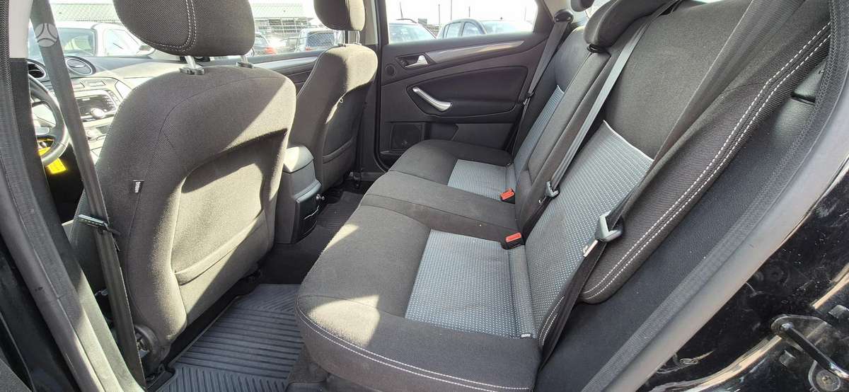 Ford Mondeo - 12