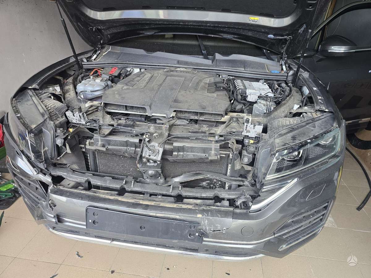 Volkswagen Touareg - 11