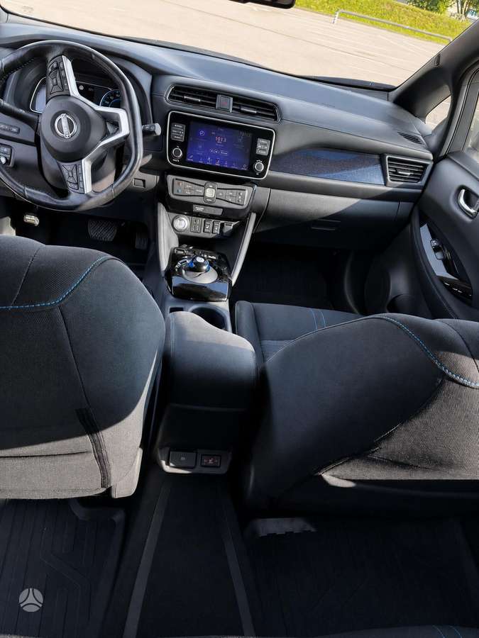 Nissan Leaf - 8