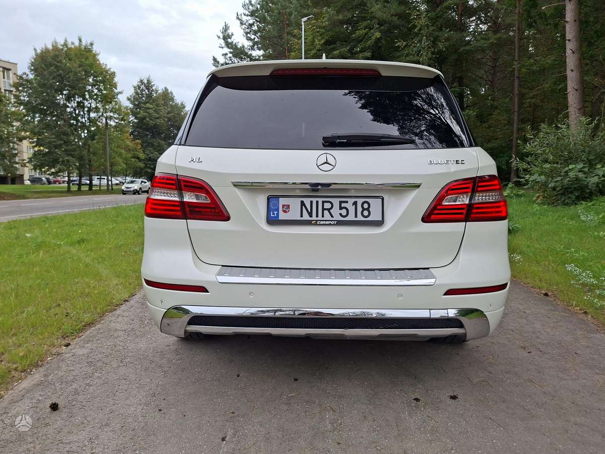 Mercedes-Benz ML350 - 6