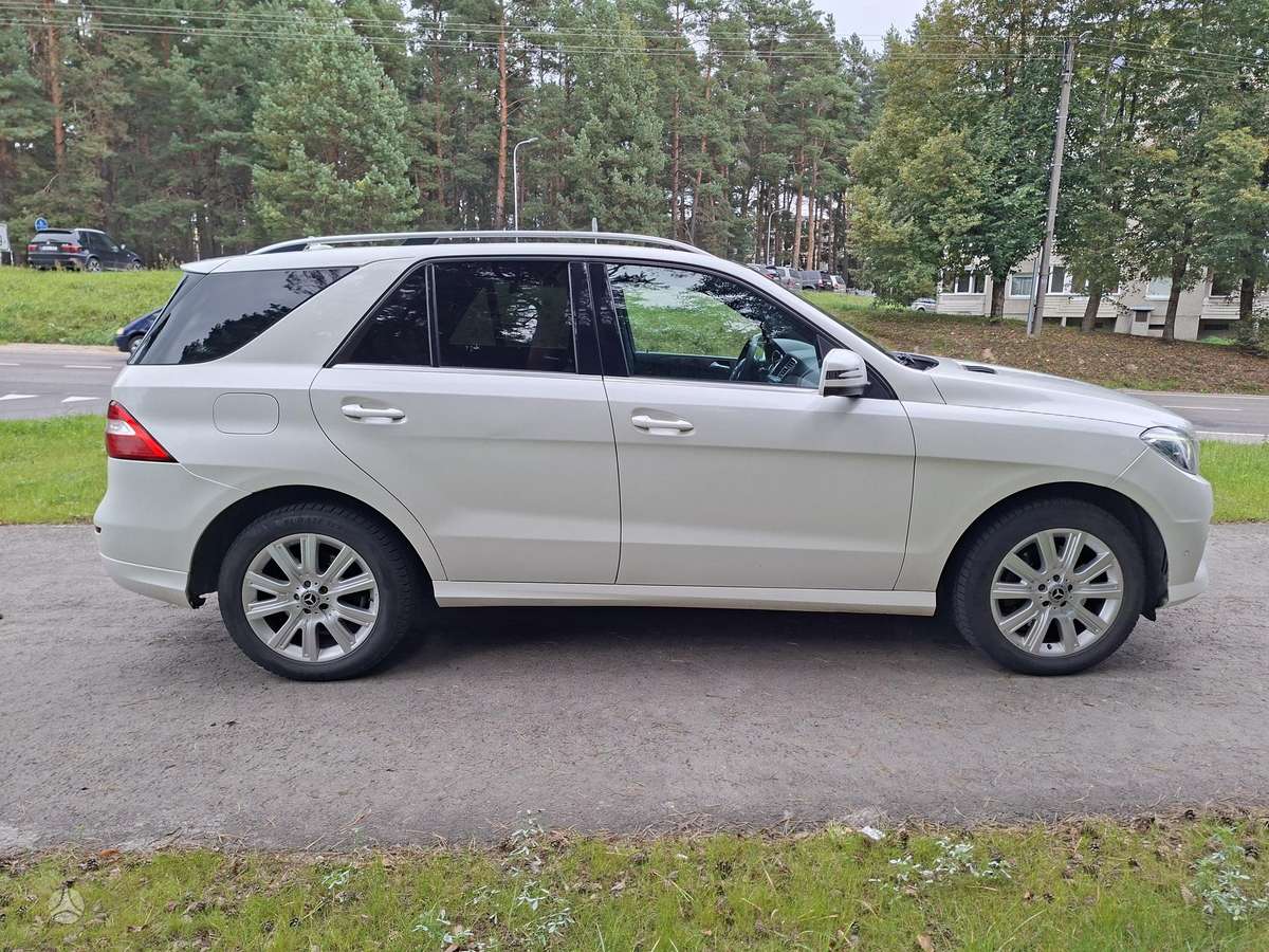 Mercedes-Benz ML350 - 8