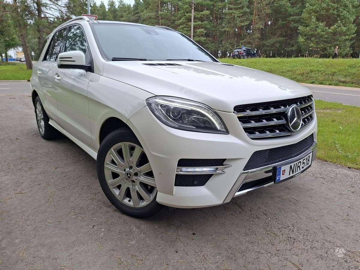Mercedes-Benz ML350 - 10
