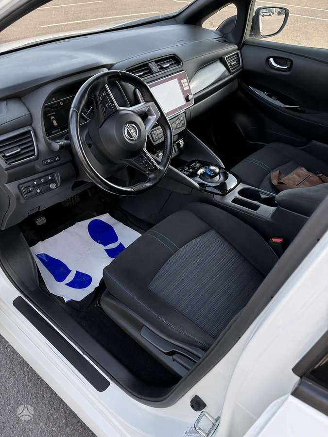 Nissan Leaf - 7