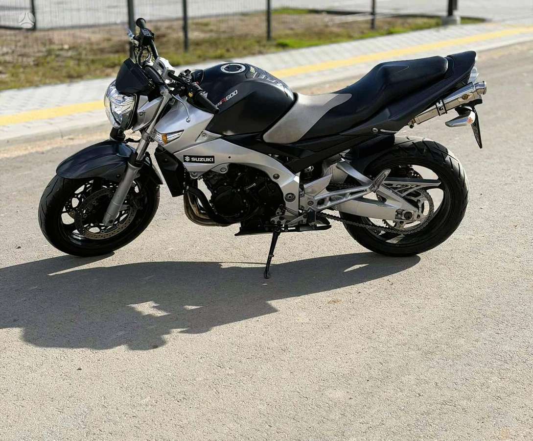 Suzuki GSR 599cc, street / classic