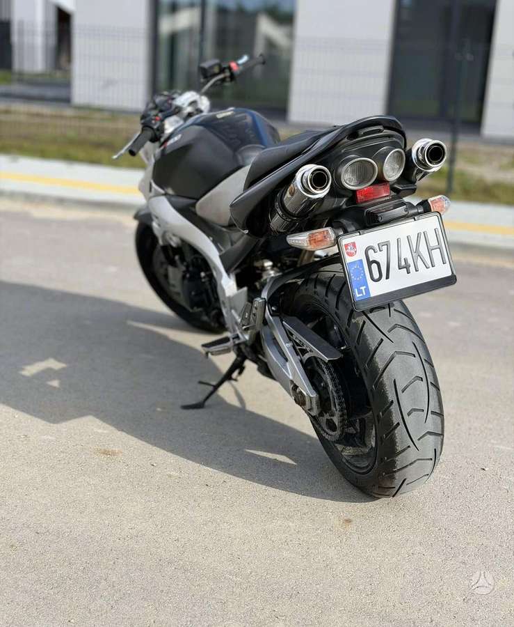Suzuki GSR 599cc, street / classic