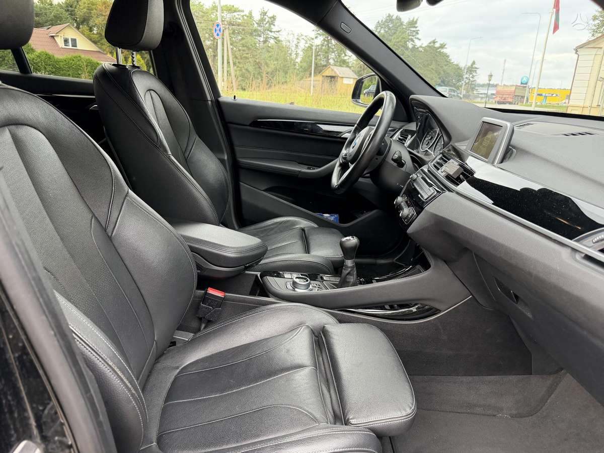 BMW X1, 1.6 l., mpv / minivan