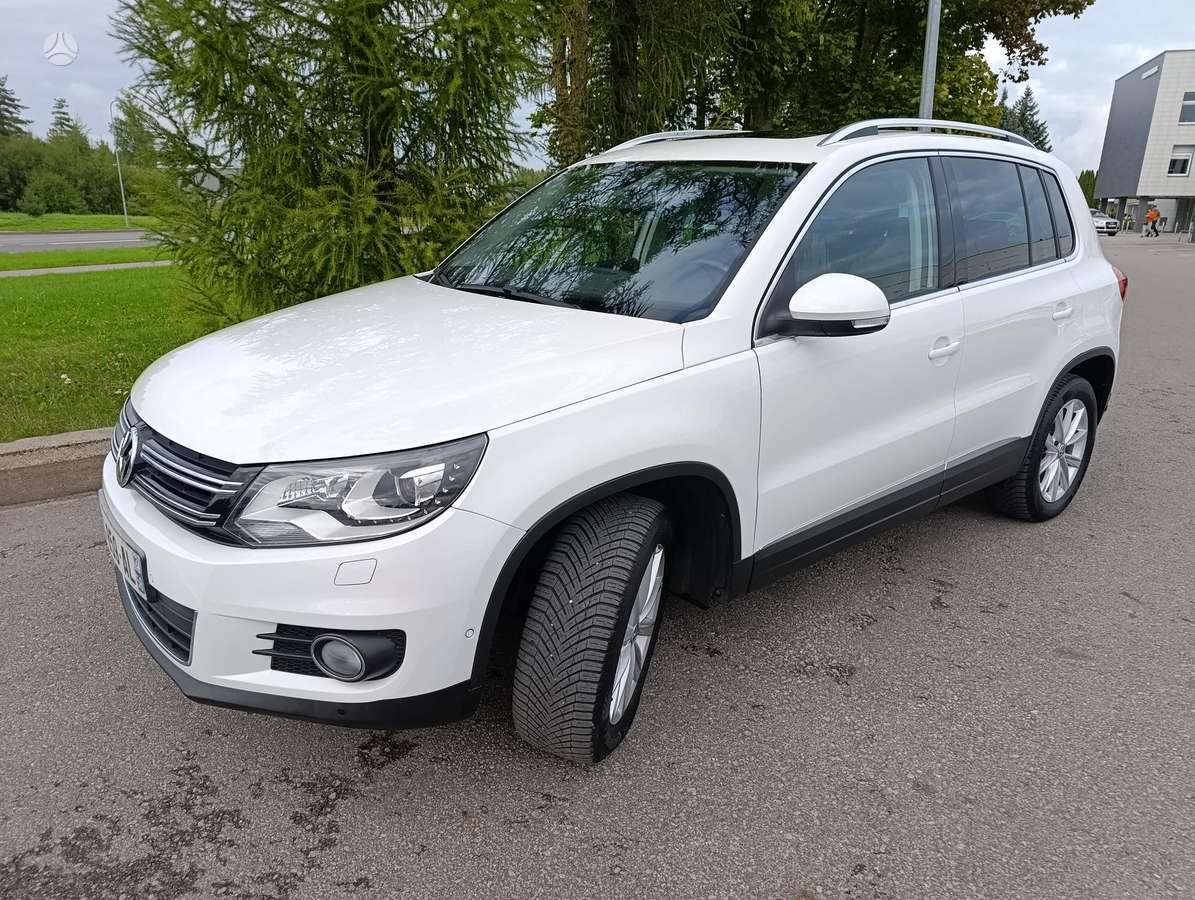 Volkswagen Tiguan - 1