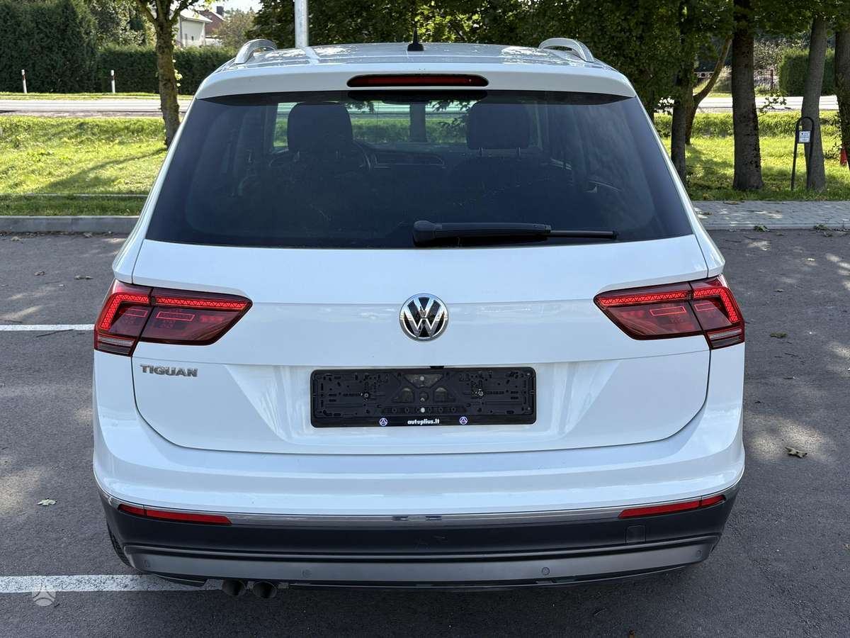 Volkswagen Tiguan - 11