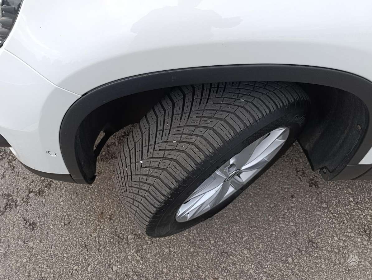 Volkswagen Tiguan - 8