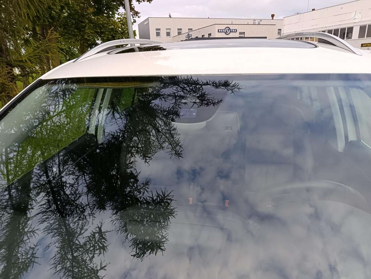 Volkswagen Tiguan - 9