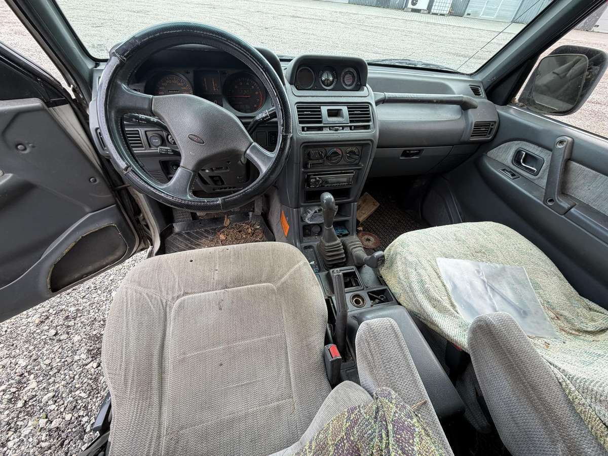Mitsubishi Pajero - 5