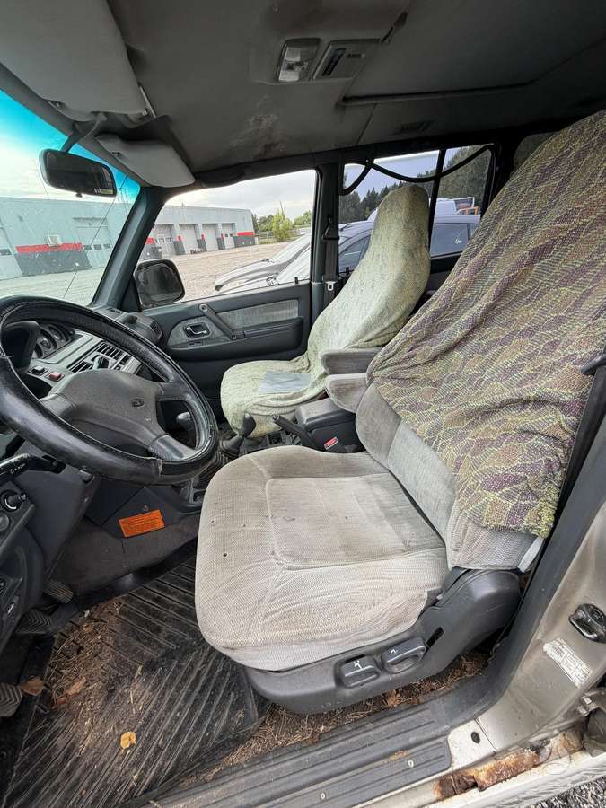 Mitsubishi Pajero - 6