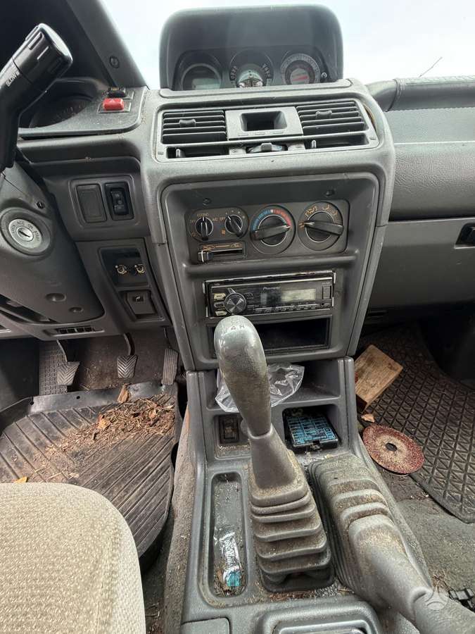 Mitsubishi Pajero - 9