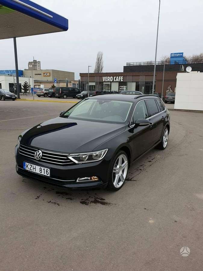 Volkswagen Passat - 1