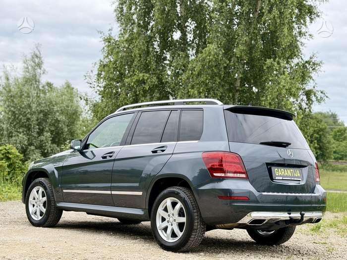 Mercedes-Benz GLK350 - 1