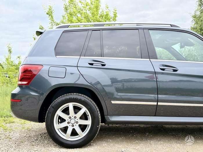 Mercedes-Benz GLK350 - 9
