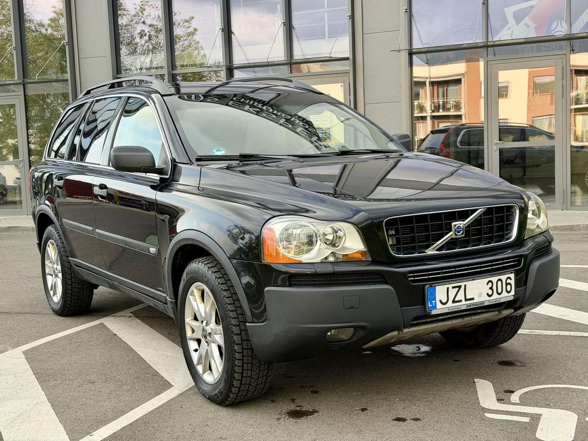 Volvo XC90 - 1