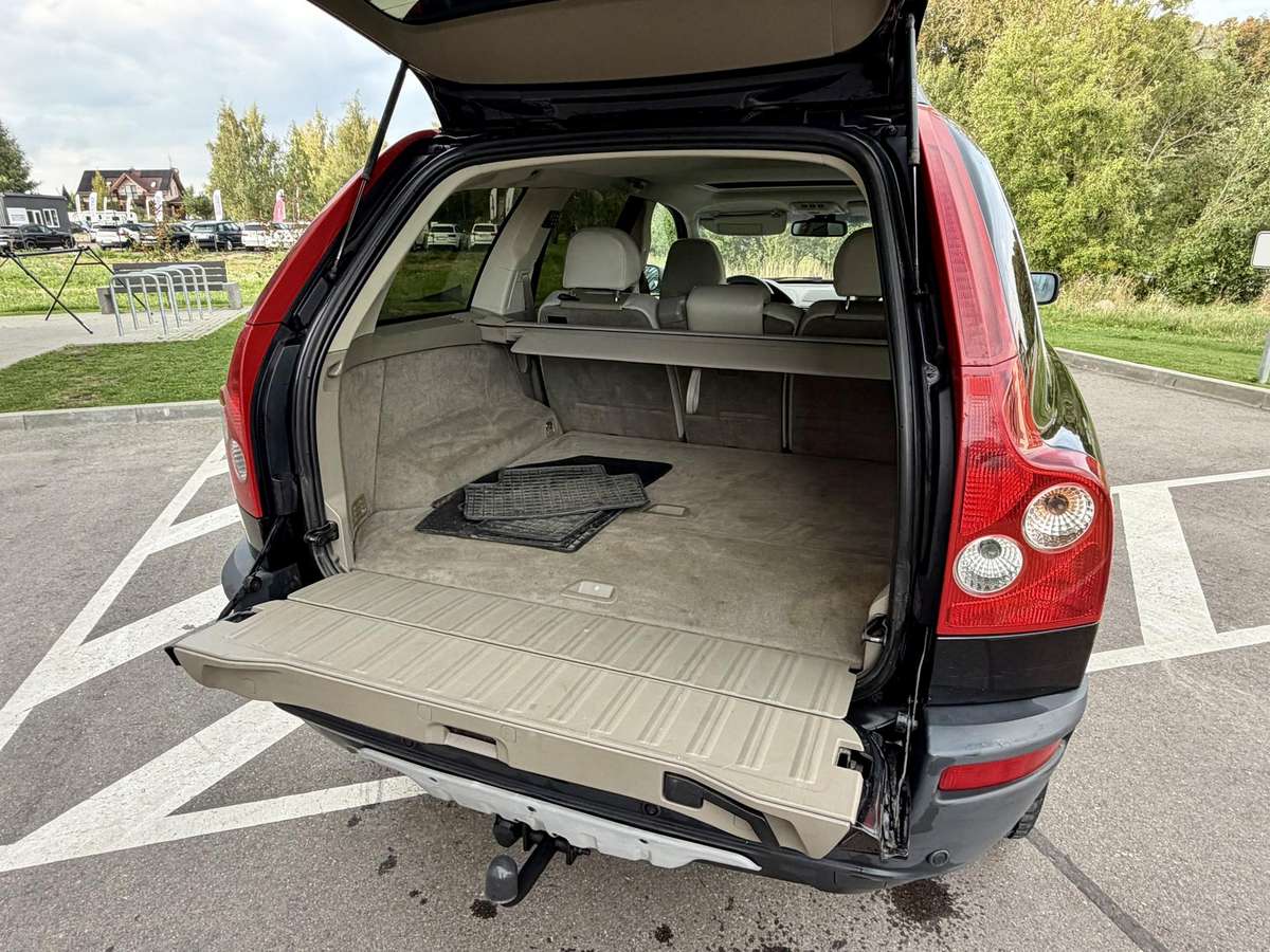 Volvo XC90 - 9