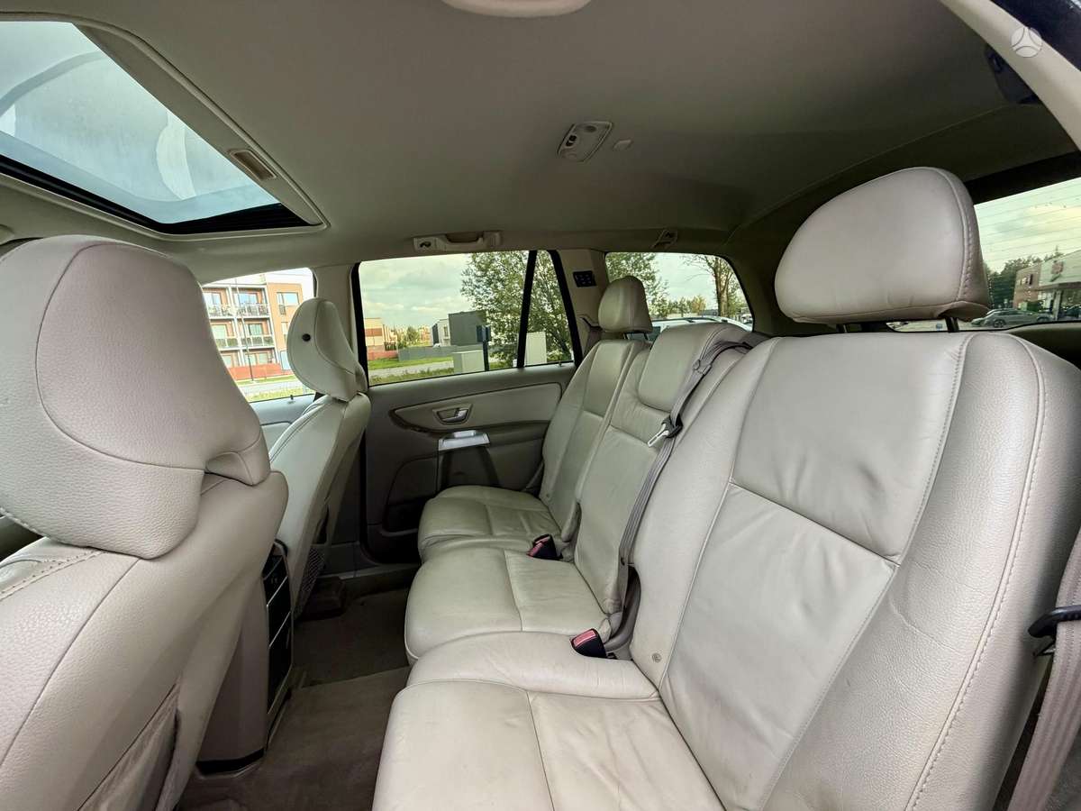 Volvo XC90 - 11