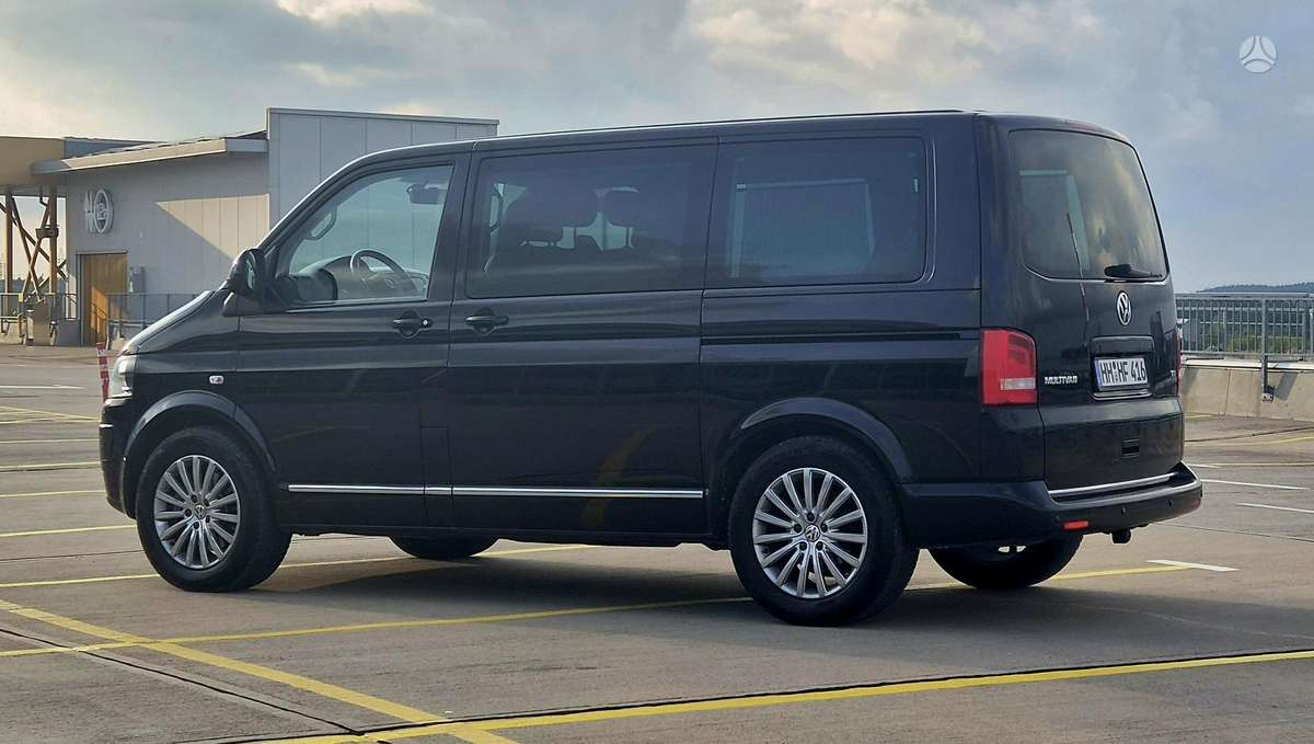 Volkswagen Multivan - 10