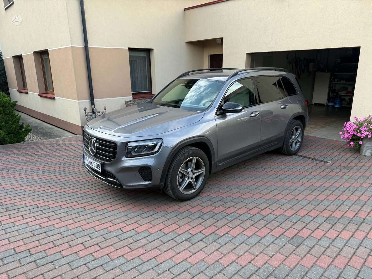 Mercedes-Benz GLB180 - 1