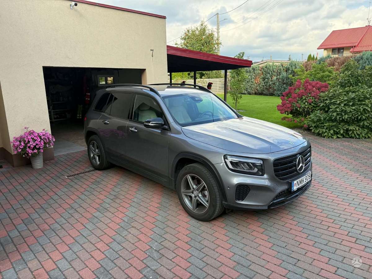 Mercedes-Benz GLB180 - 2