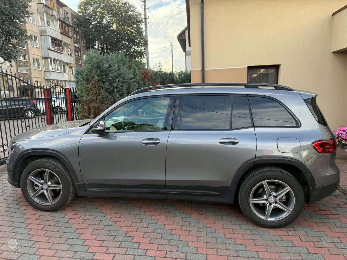 Mercedes-Benz GLB180 - 3