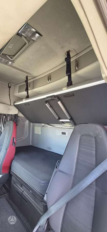 Volvo FH 460, double sleeper