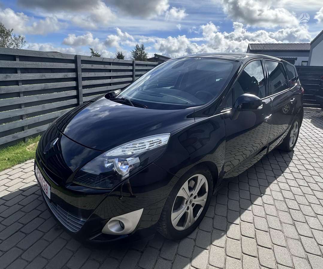Renault Grand Scenic - 1