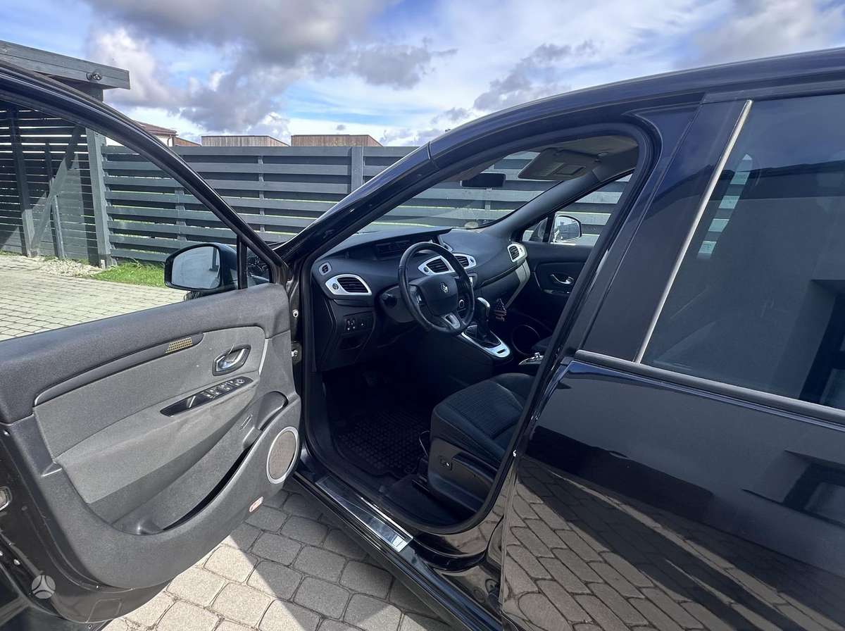 Renault Grand Scenic - 10