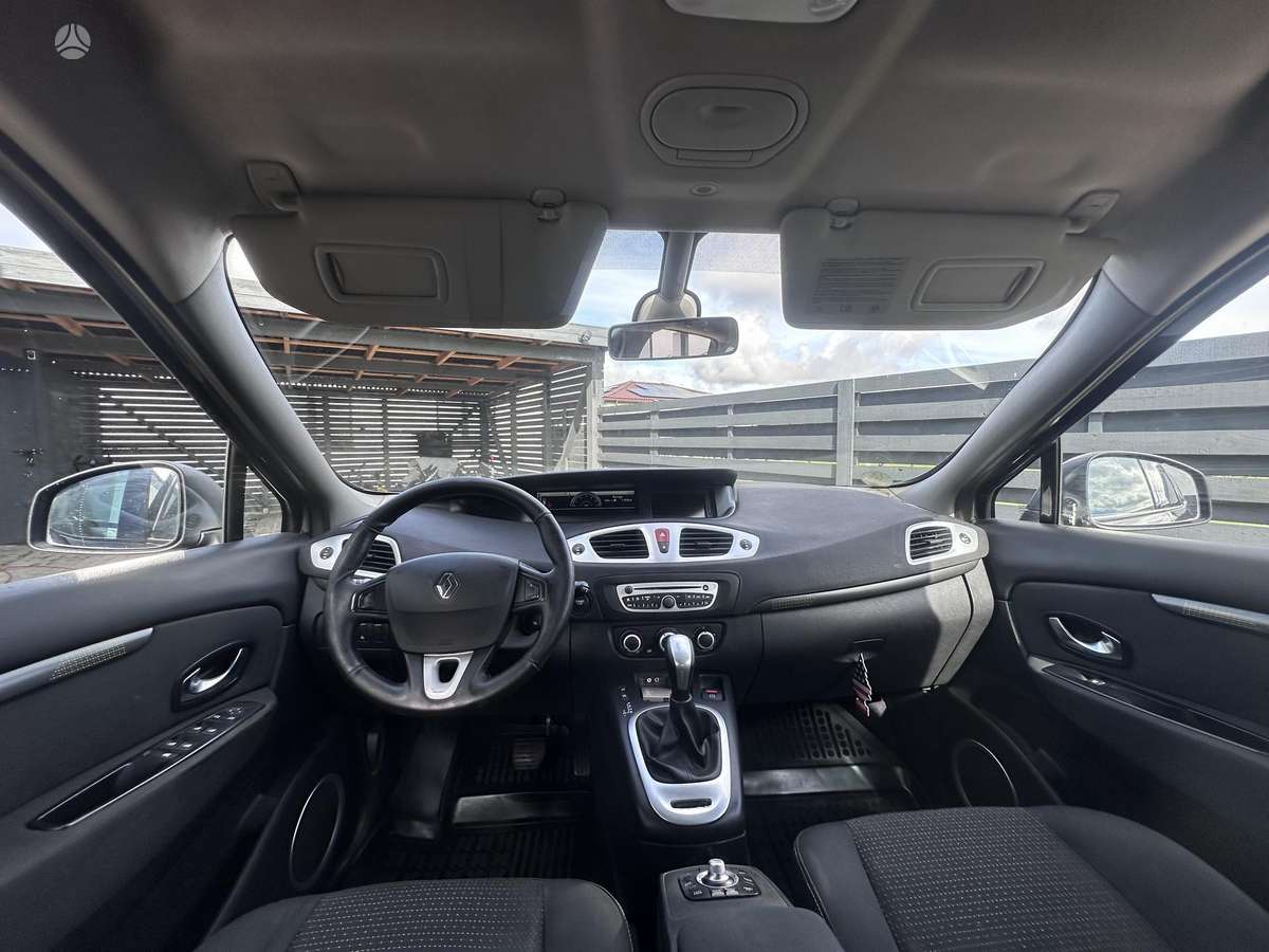 Renault Grand Scenic - 11