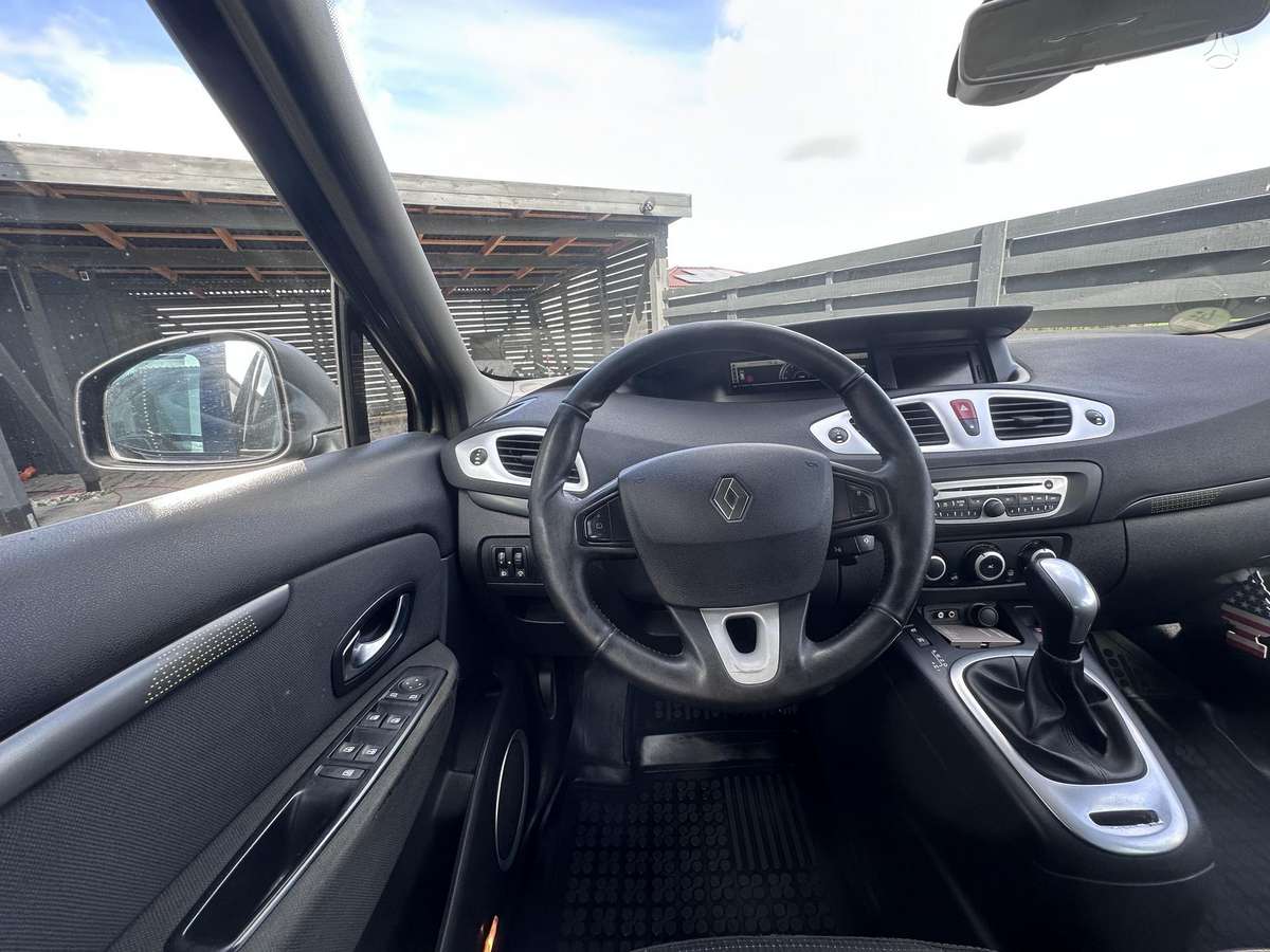 Renault Grand Scenic - 12