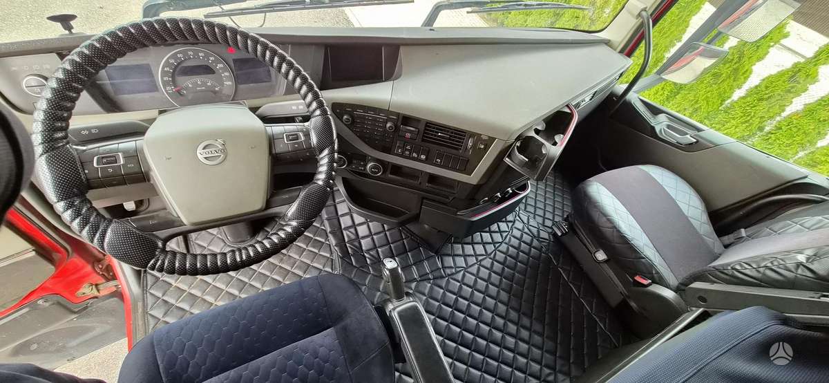 Volvo FH 500, double sleeper