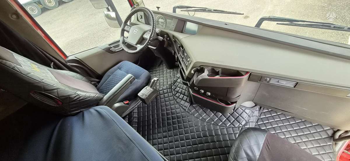 Volvo FH 500, double sleeper