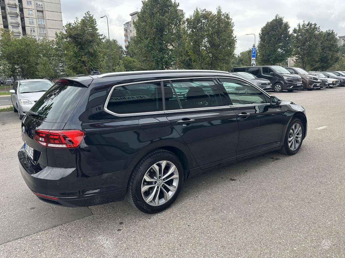 Volkswagen Passat - 11