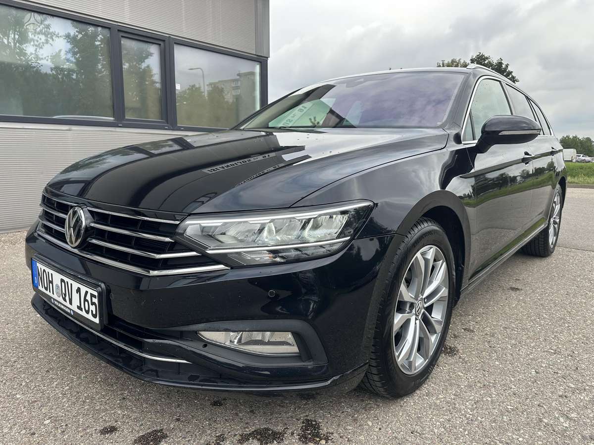 Volkswagen Passat - 1