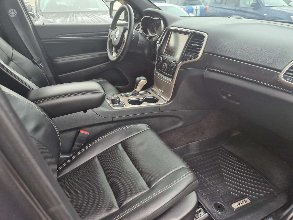 Jeep Grand Cherokee - 8