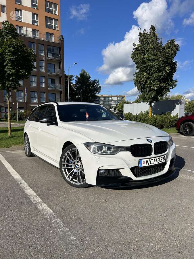 BMW 330 - 1