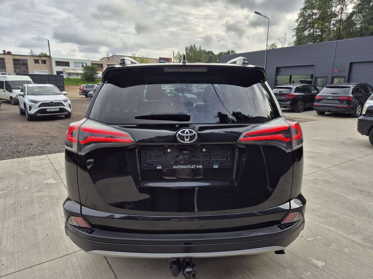 Toyota RAV4 - 10