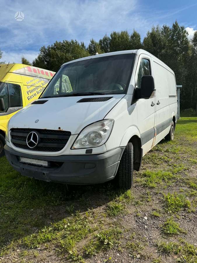 Mercedes-Benz Sprinter - 2