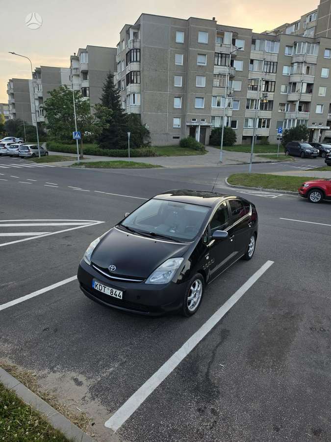 Toyota Prius - 1