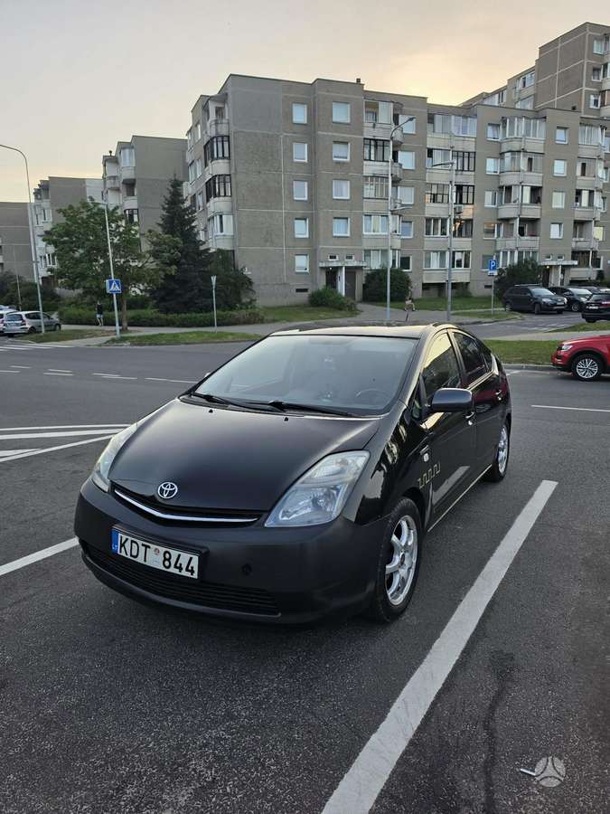 Toyota Prius - 5