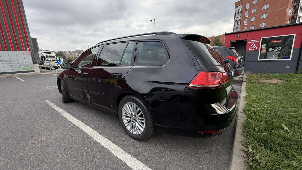 Volkswagen Golf - 2