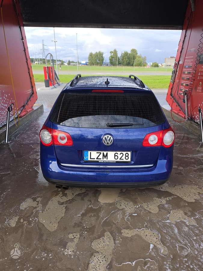 Volkswagen Passat - 4